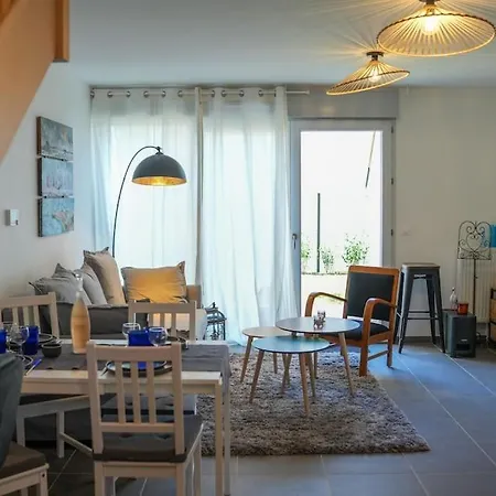 Jolie Maison Neuve - 2 Chambres, 2 Salles De Bain Hébergement de vacances *